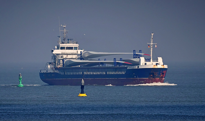 Shipping services along the Yangtze River